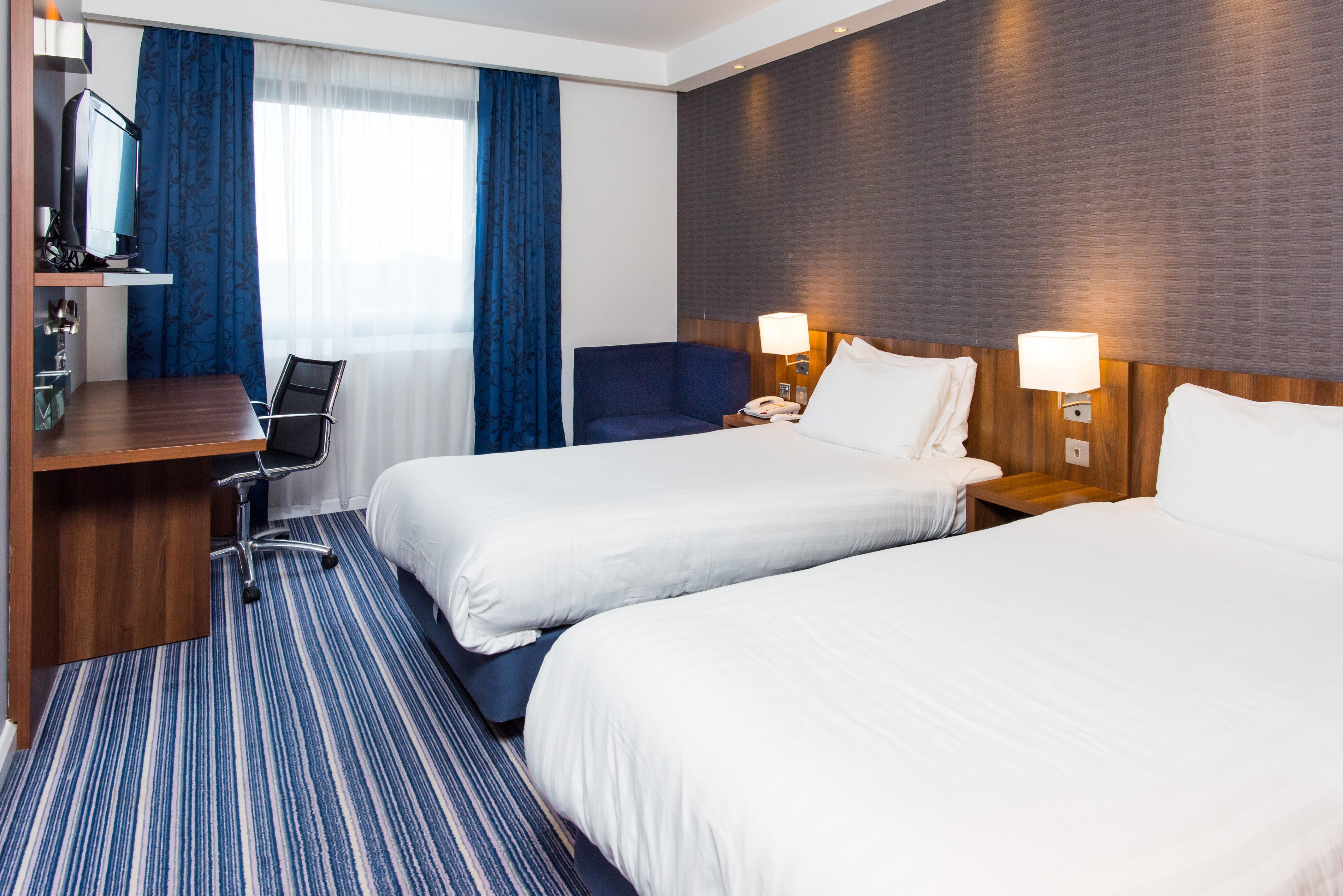 Holiday Inn Express Tamworth By Ihg Exterior foto