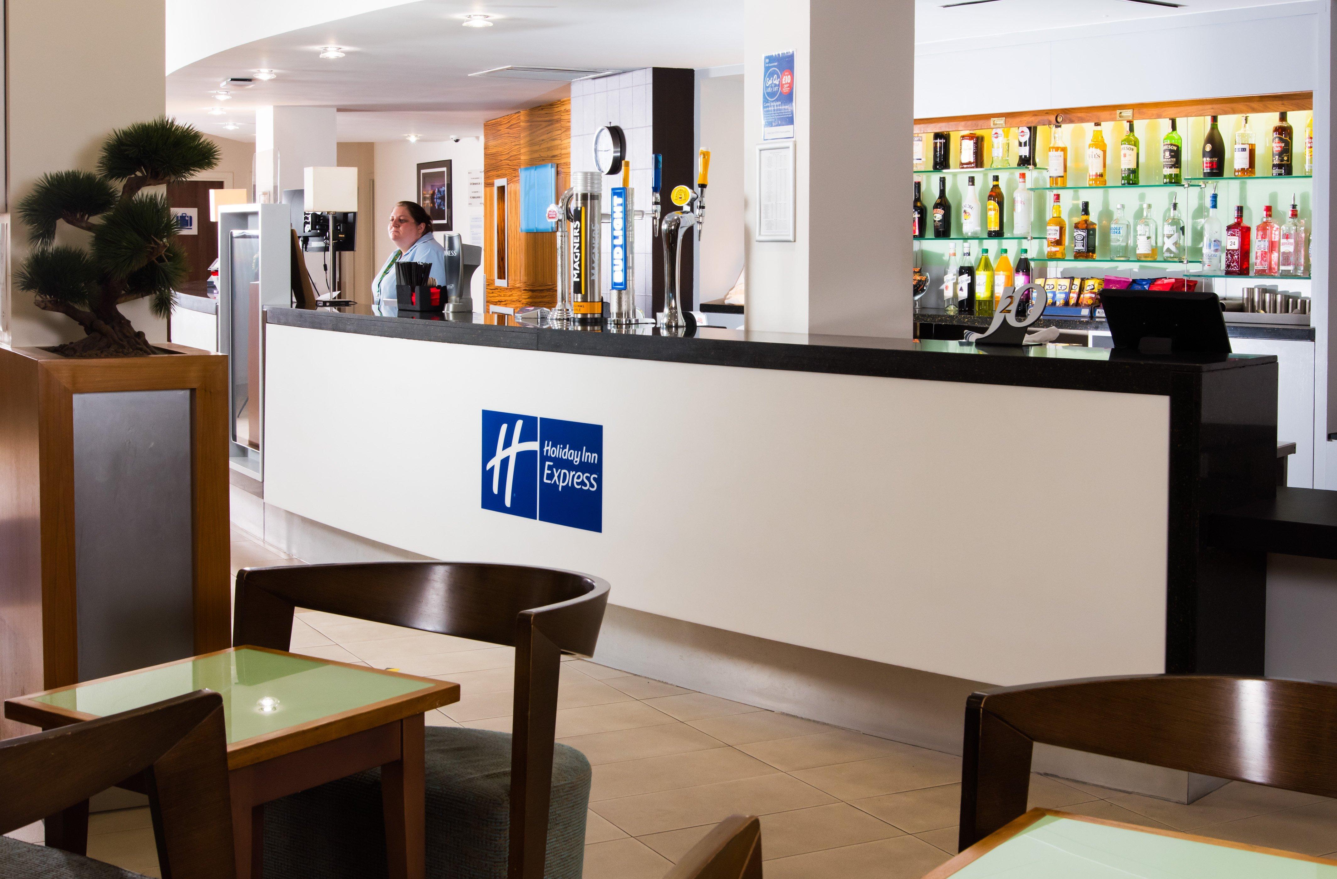 Holiday Inn Express Tamworth By Ihg Exterior foto
