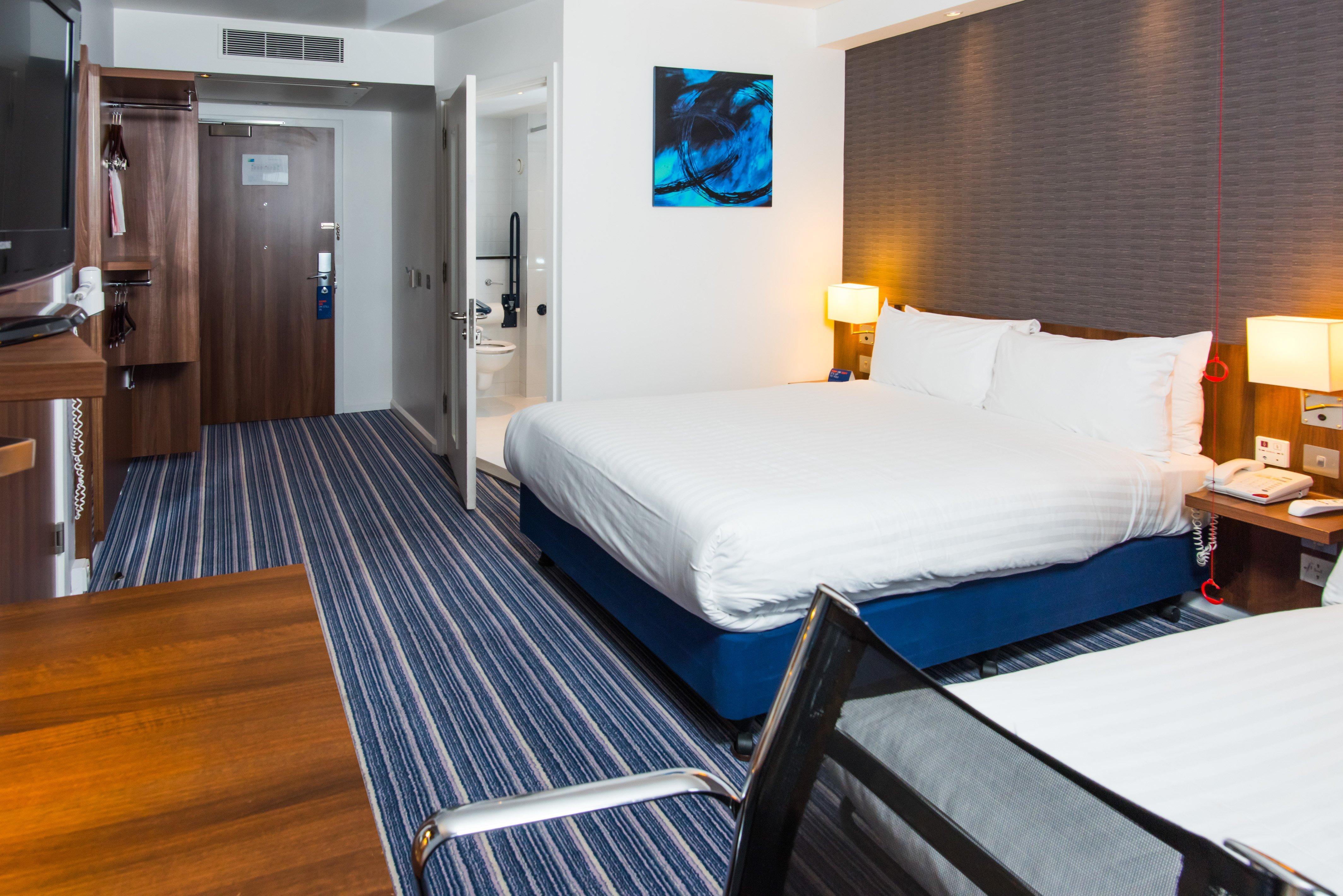 Holiday Inn Express Tamworth By Ihg Exterior foto